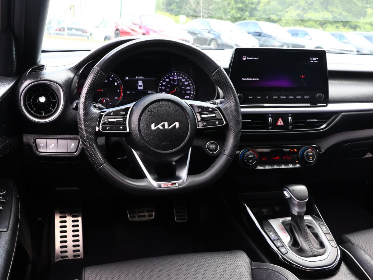 Kia Forte 2022 — photo 11
