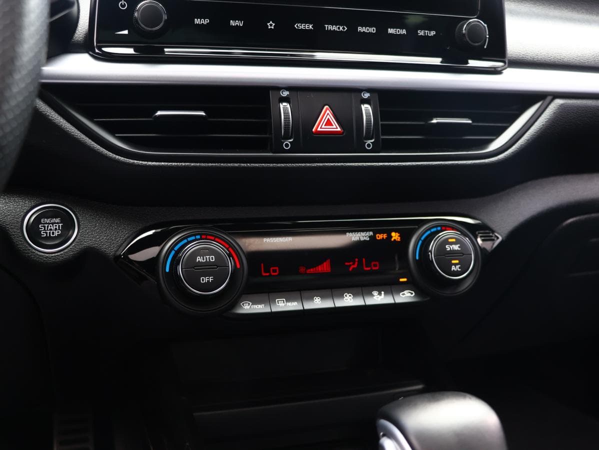 Kia Forte 2022 — photo 19