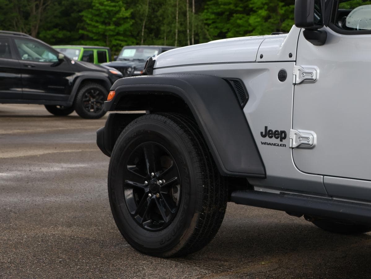Jeep Wrangler 2023 — photo 8