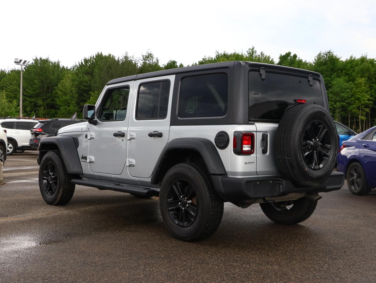 Jeep Wrangler 2023 — photo 9