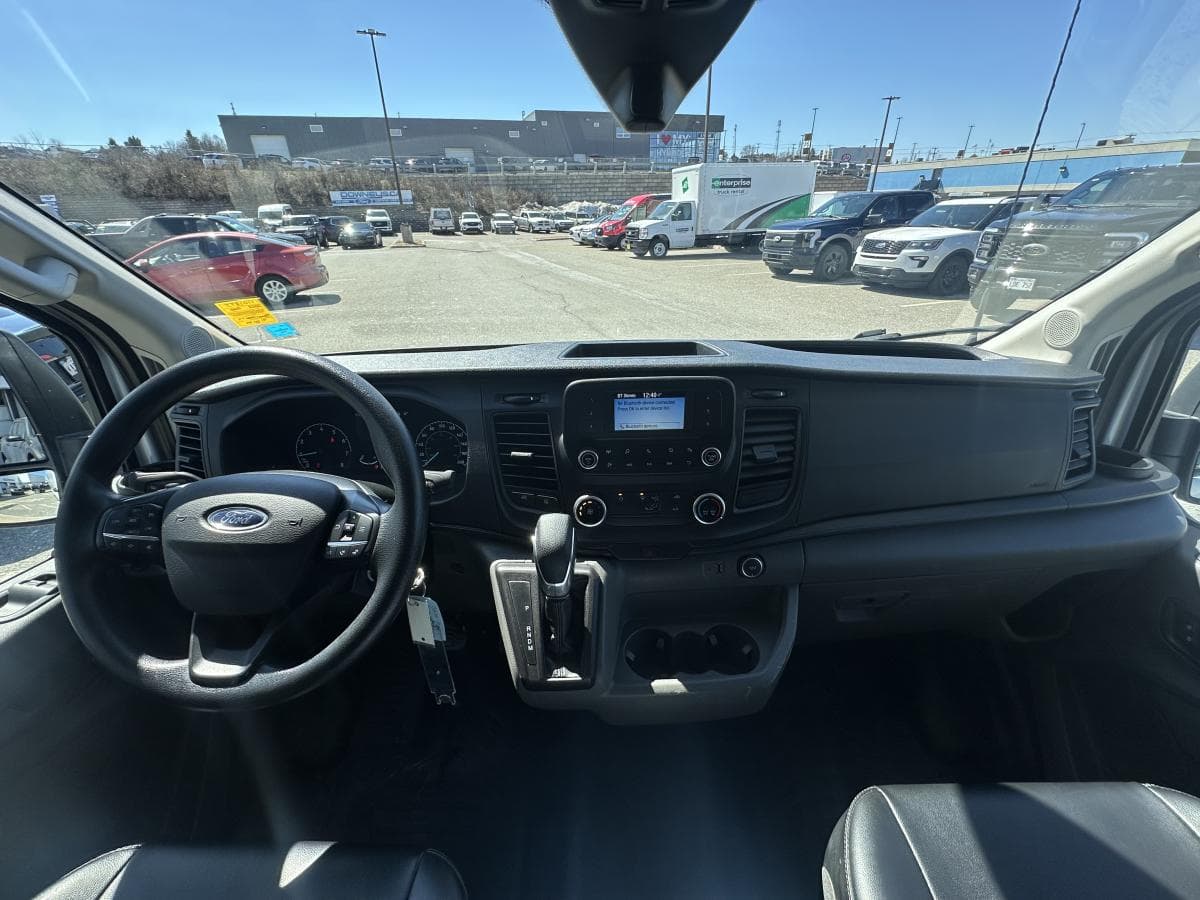 Ford Transit Cargo Van 2022 — photo 18