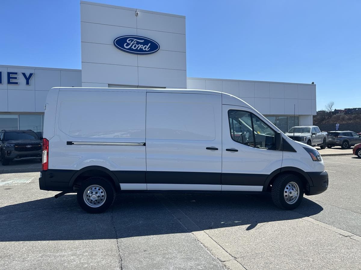 Ford Transit Cargo Van 2022 — photo 3