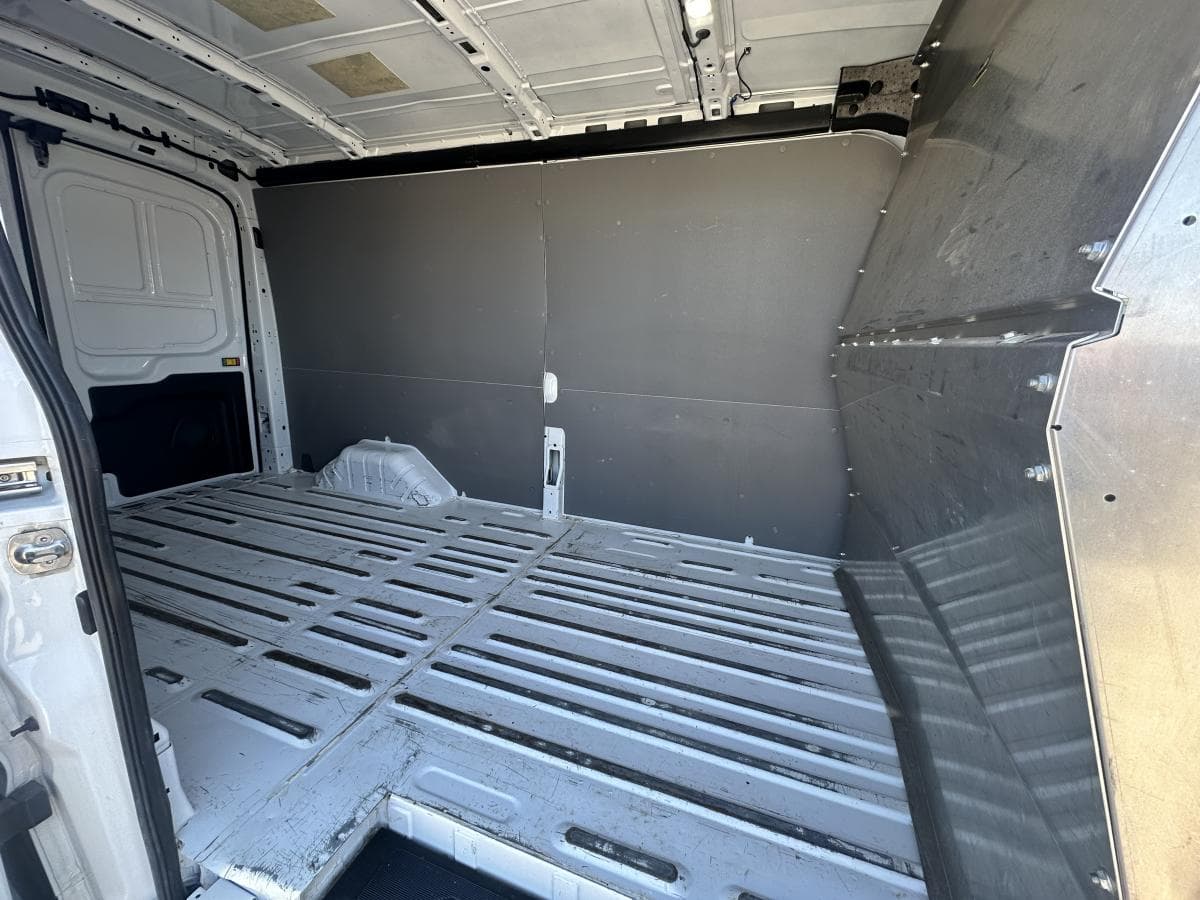 Ford Transit Cargo Van 2022 — photo 4