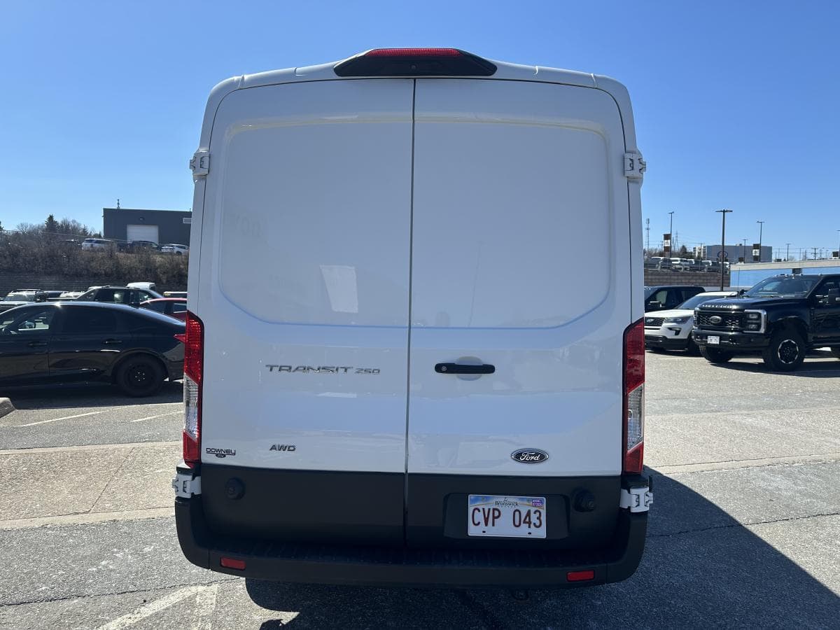 Ford Transit Cargo Van 2022 — photo 6