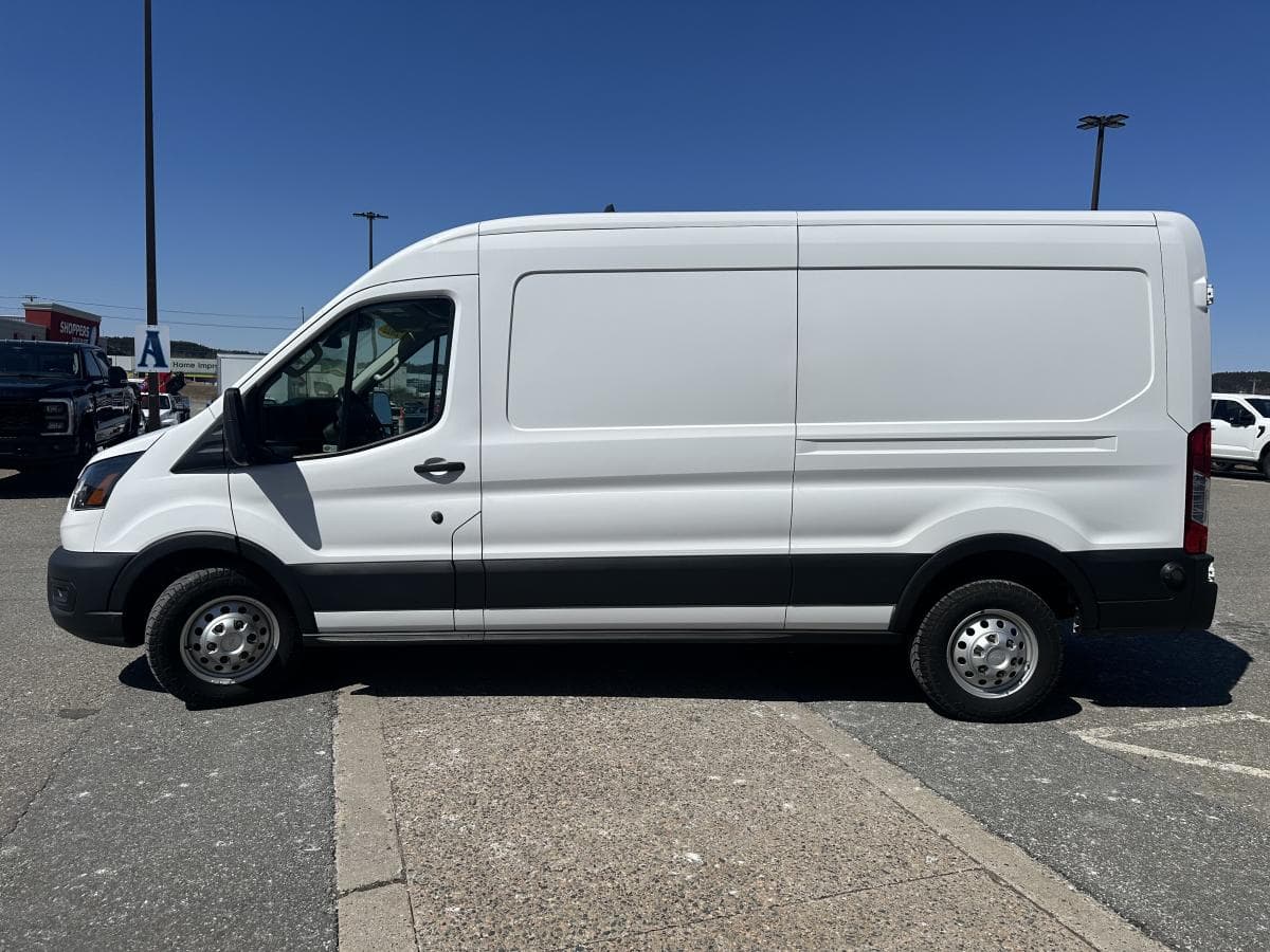 Ford Transit Cargo Van 2022 — photo 9