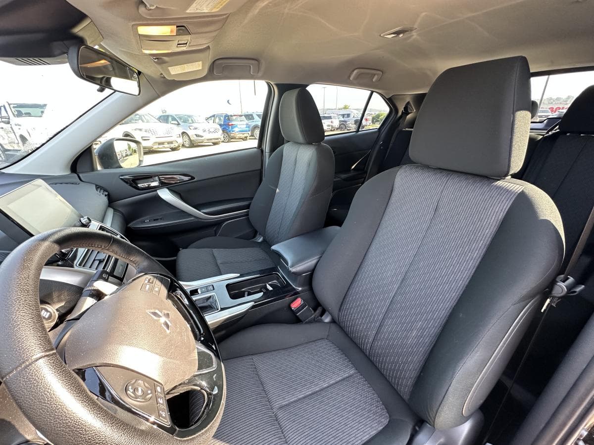 Mitsubishi Eclipse Cross 2023 — photo 11