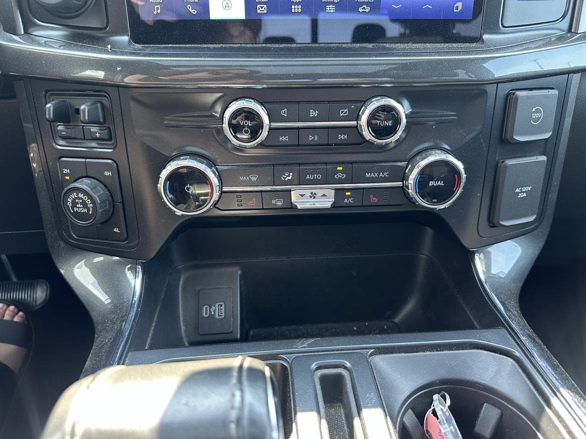 Ford F-150 Hybrid 2022 — photo 19