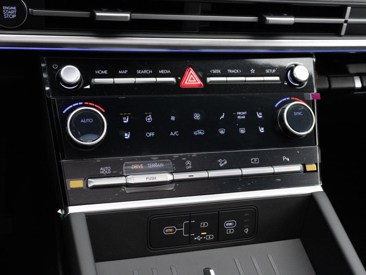 Hyundai Santa Fe 2025 — photo 18