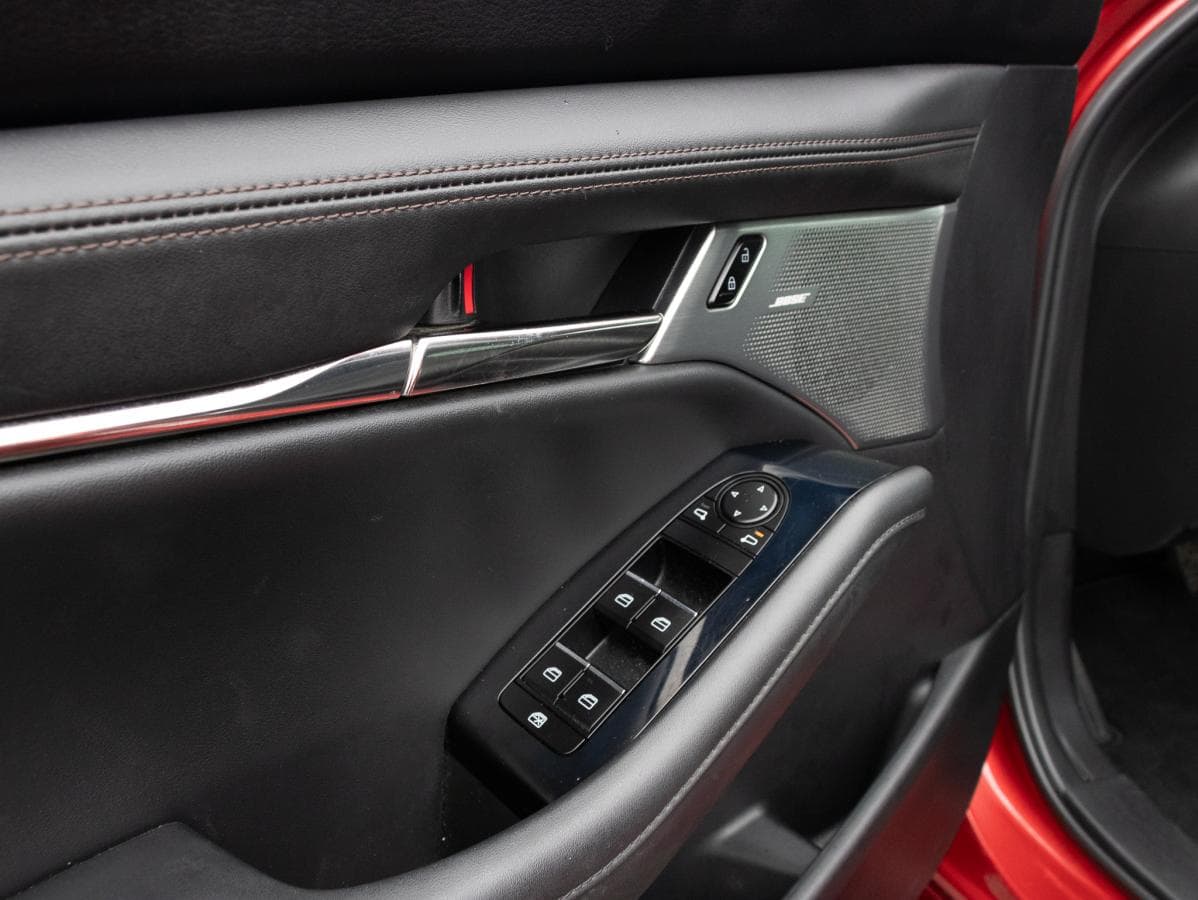 Mazda Mazda3 2019 — photo 11