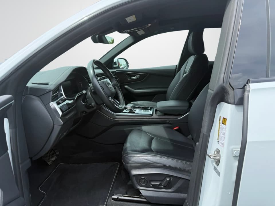 Audi Q8 2023 — photo 9