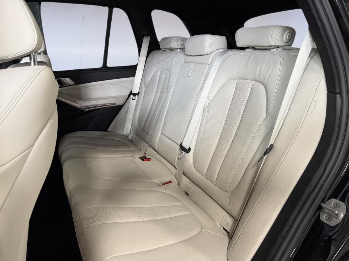 BMW X5 2022 — photo 8