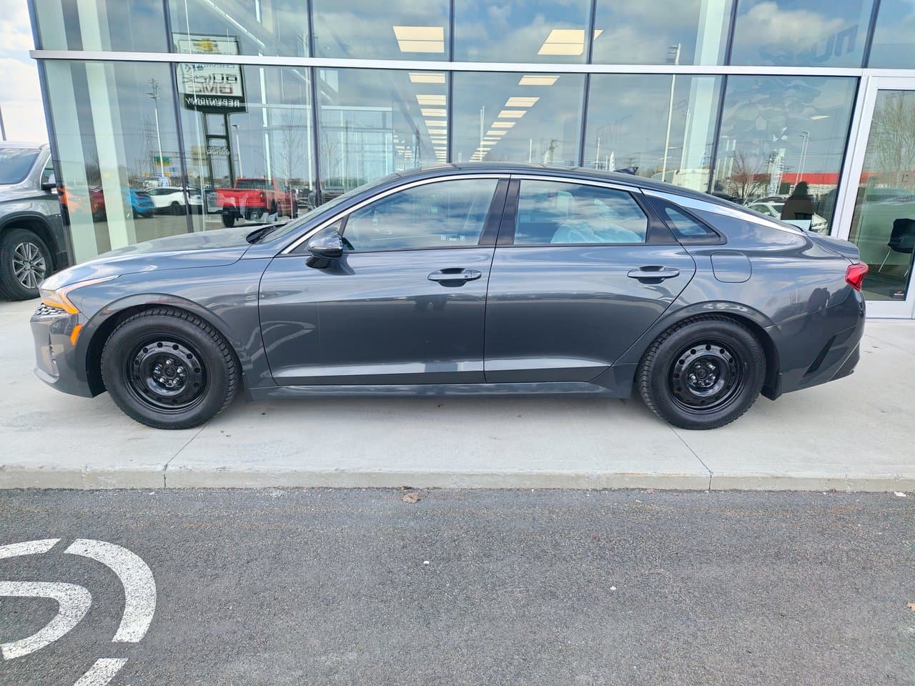 Kia K5 2023 — photo 2