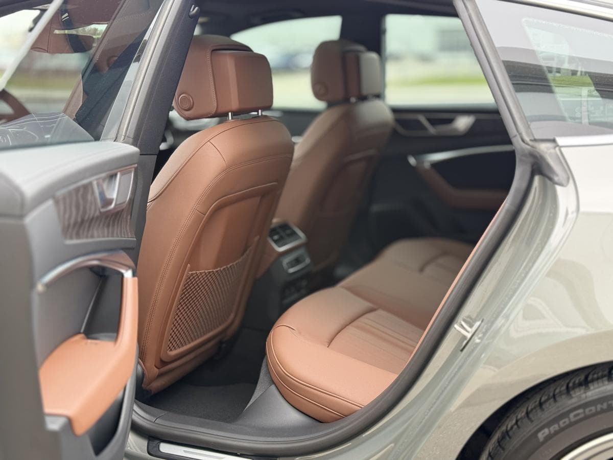 Audi A7 2023 — photo 14