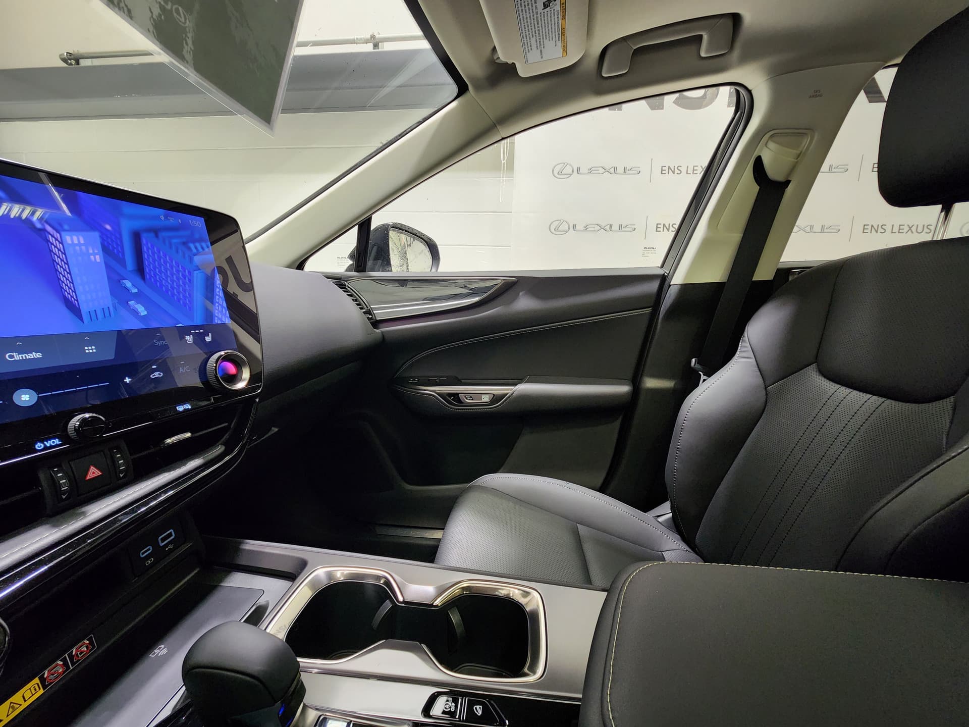 Lexus NX 350h 2025 — photo 17