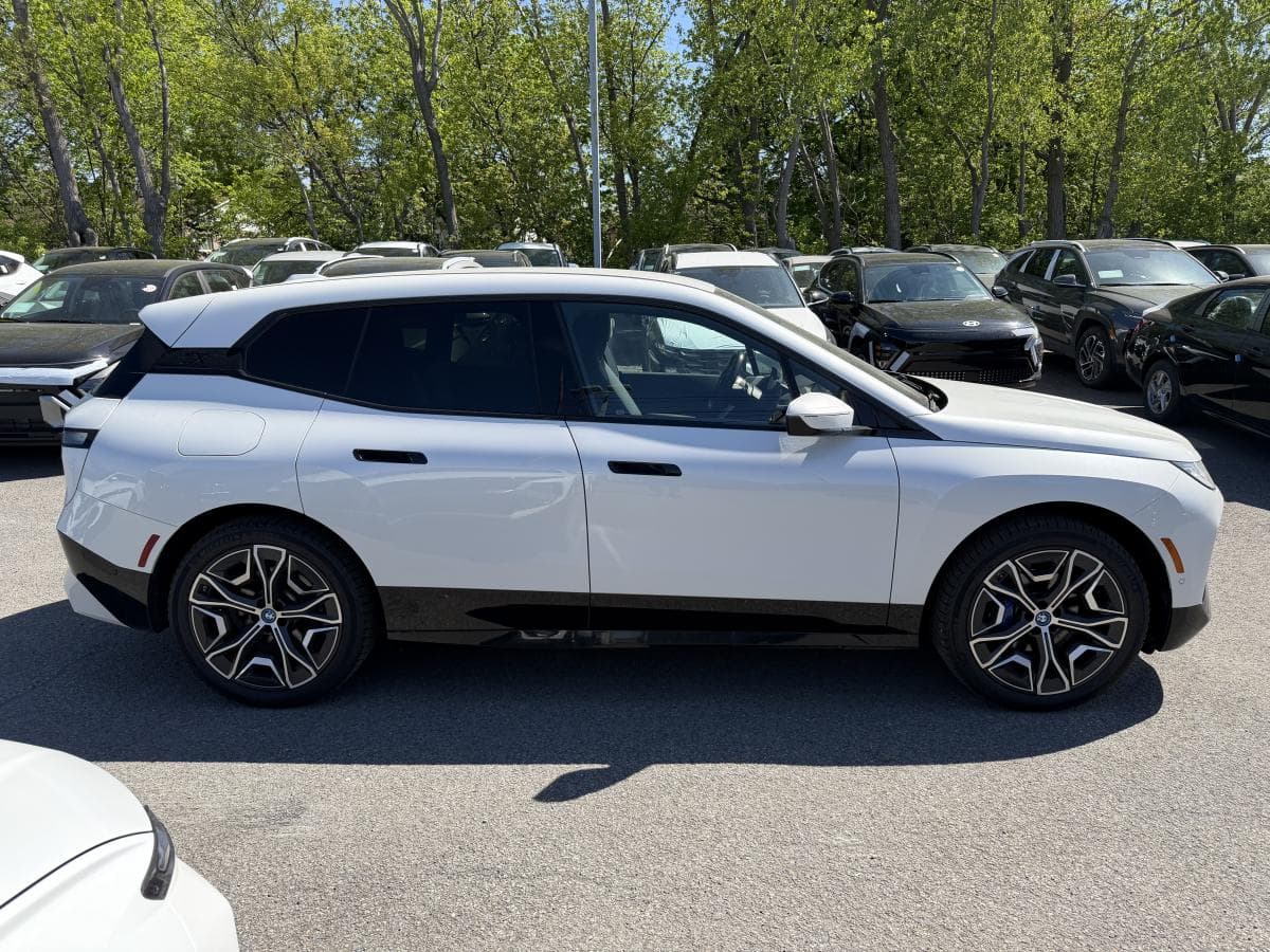 BMW iX 2024 — photo 9