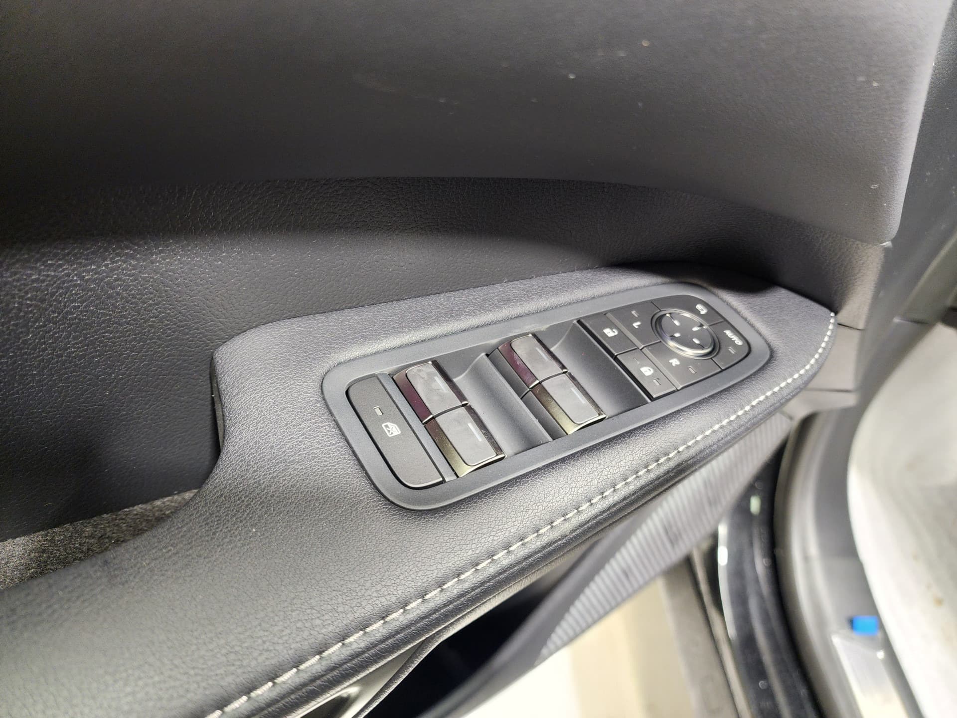 Lexus RX 350 Ultra Luxury 2024 — photo 6