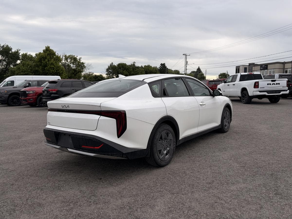 Kia K4 2025 — photo 6