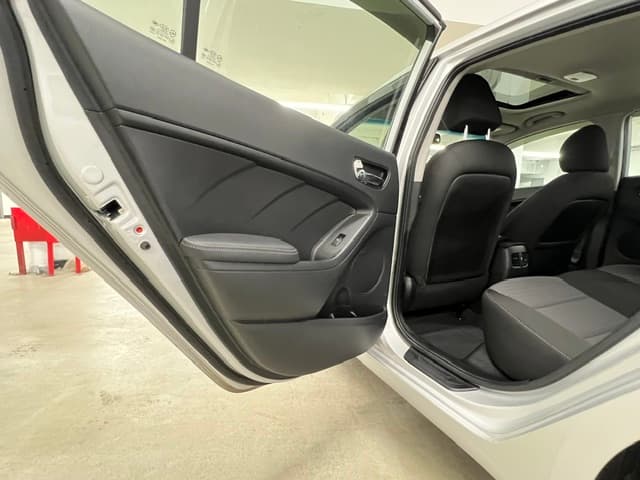 Kia Forte 2017 — photo 17