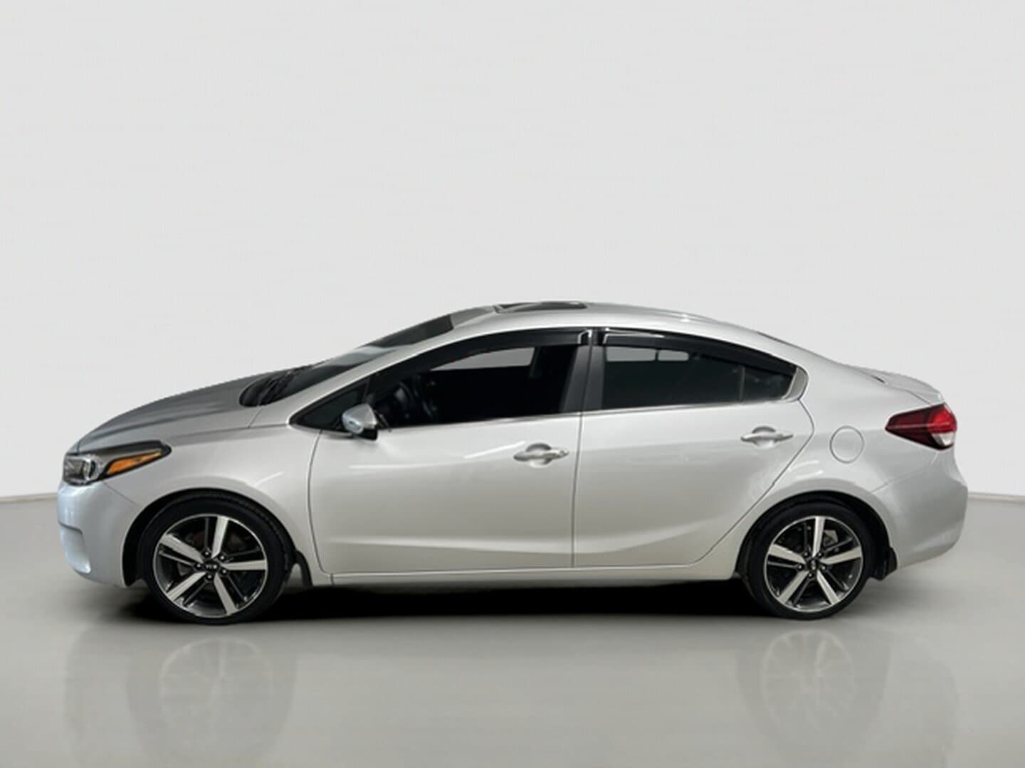 Kia Forte 2017 — photo 2