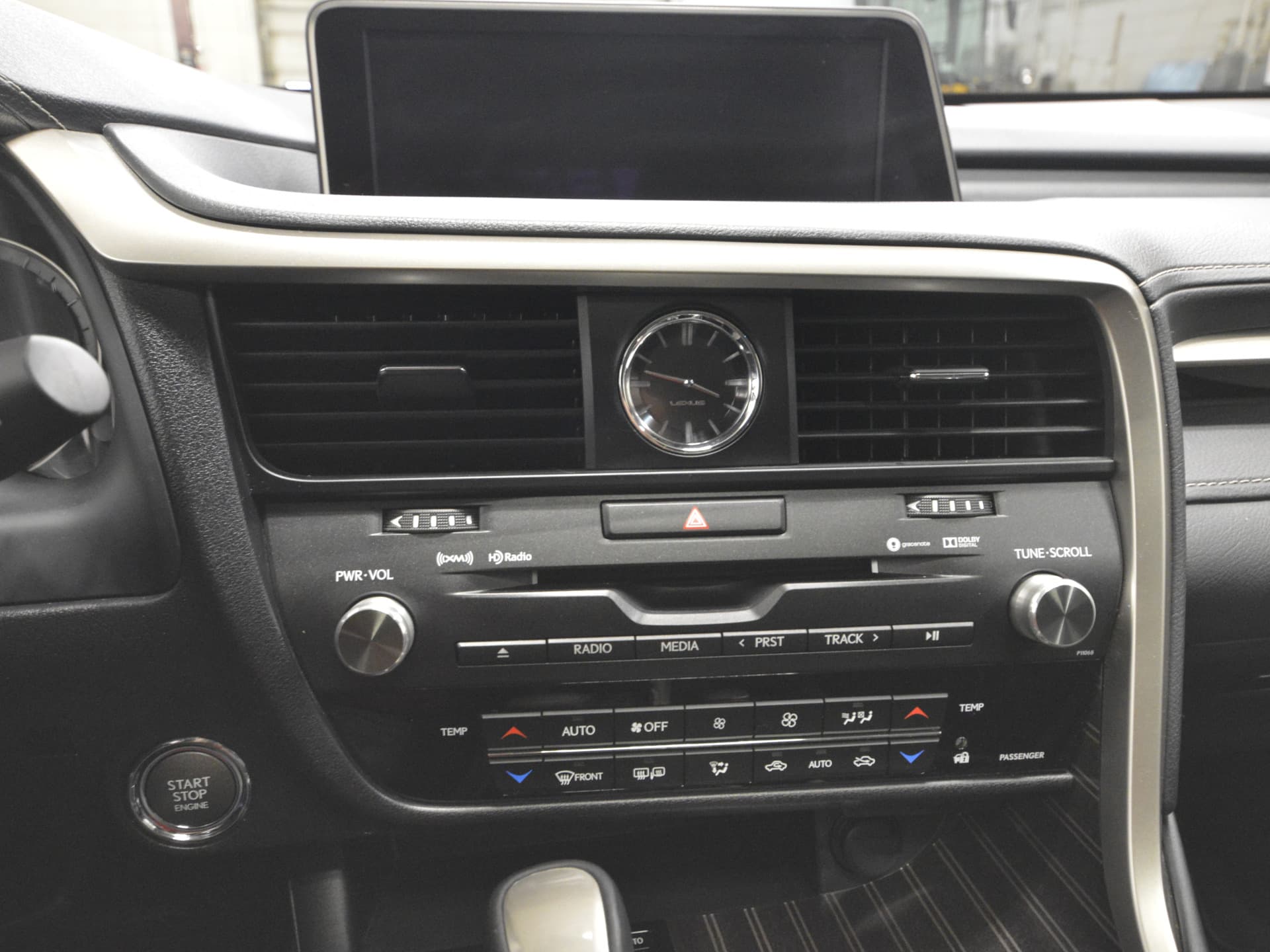 Lexus RX 350 Luxury 2016 — photo 17