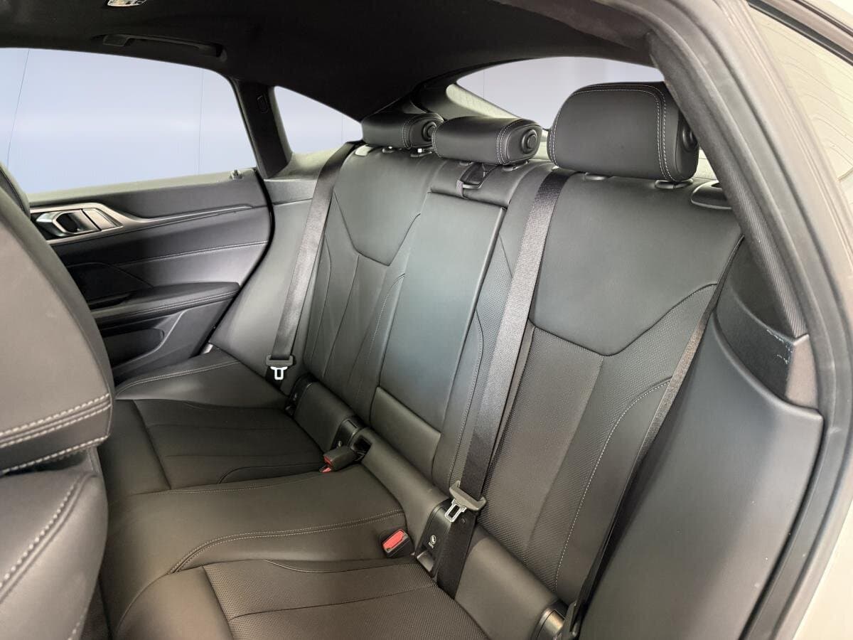 BMW i4 2024 — photo 8