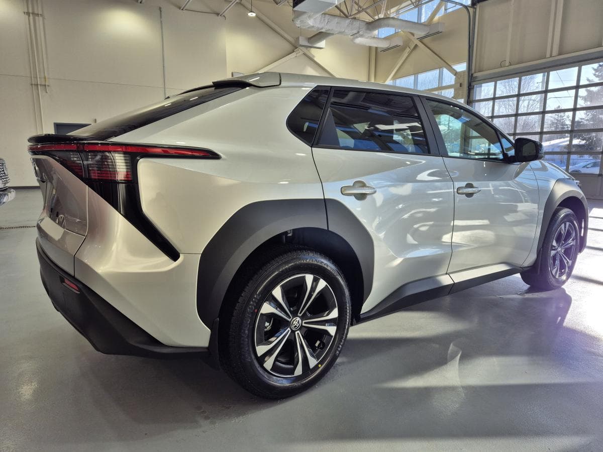 Toyota bZ 2025 — photo 4