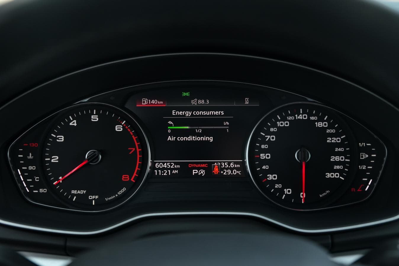 Audi Q5 2023 — photo 17