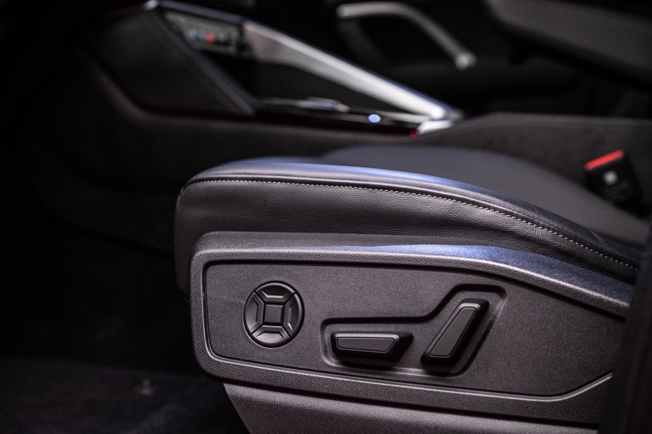 Audi Q5 2025 — photo 14