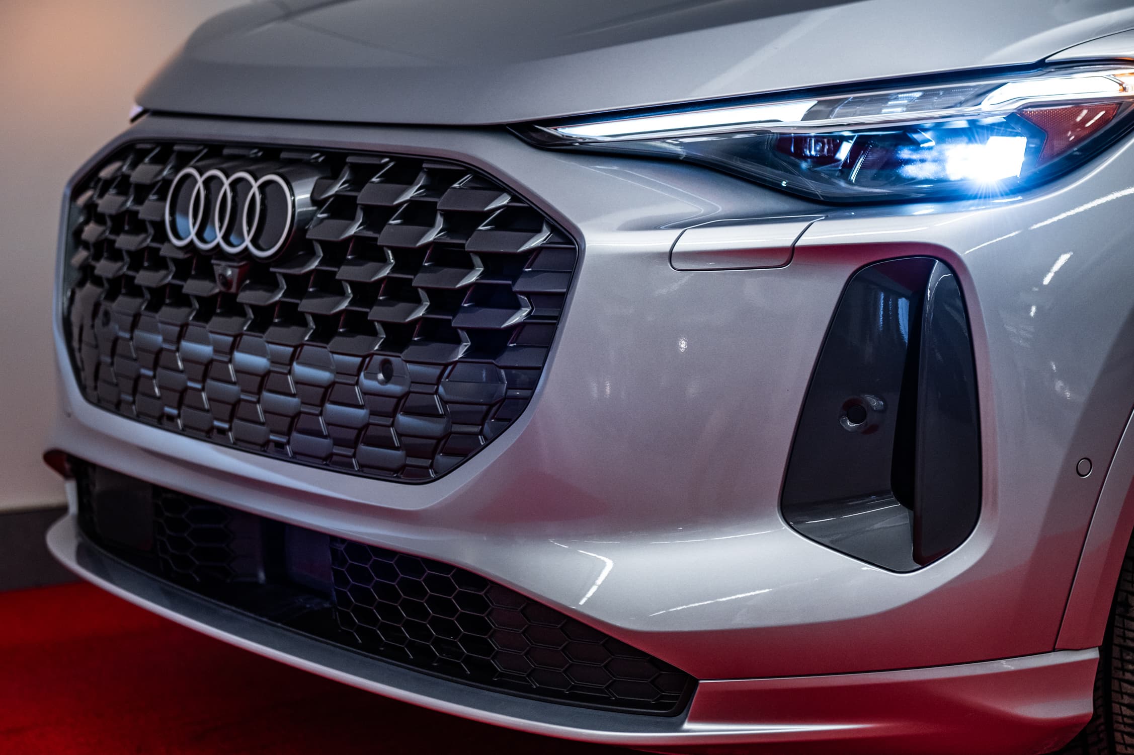Audi Q5 2025 — photo 3