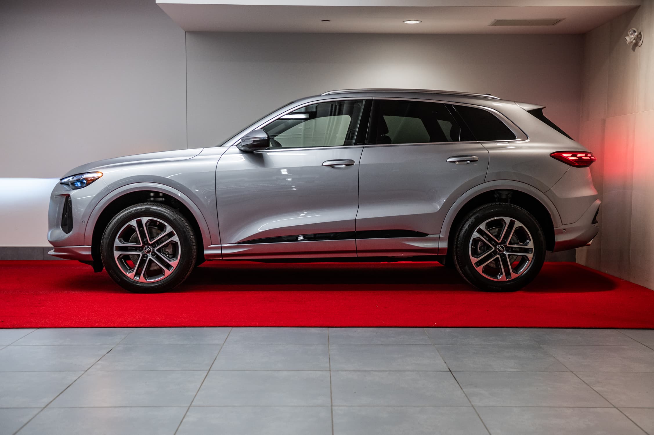 Audi Q5 2025 — photo 5