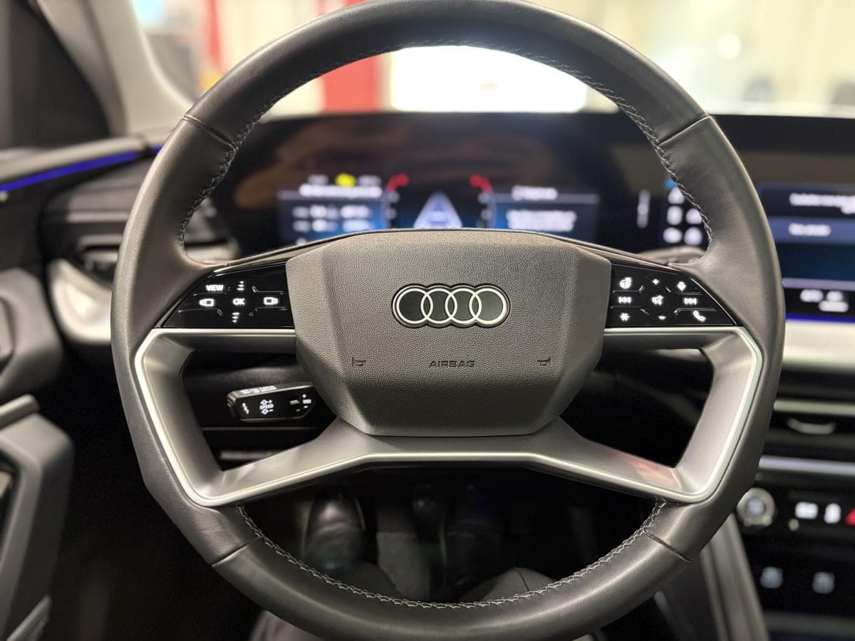 Audi Q5 2025 — photo 10