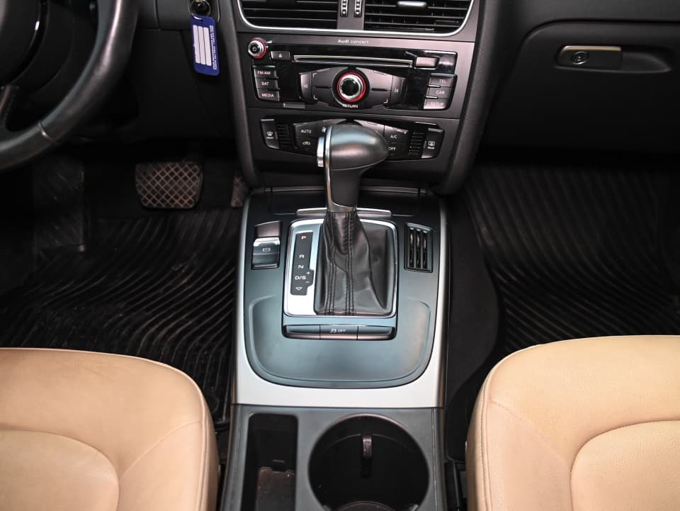 Audi A4 2014 — photo 19