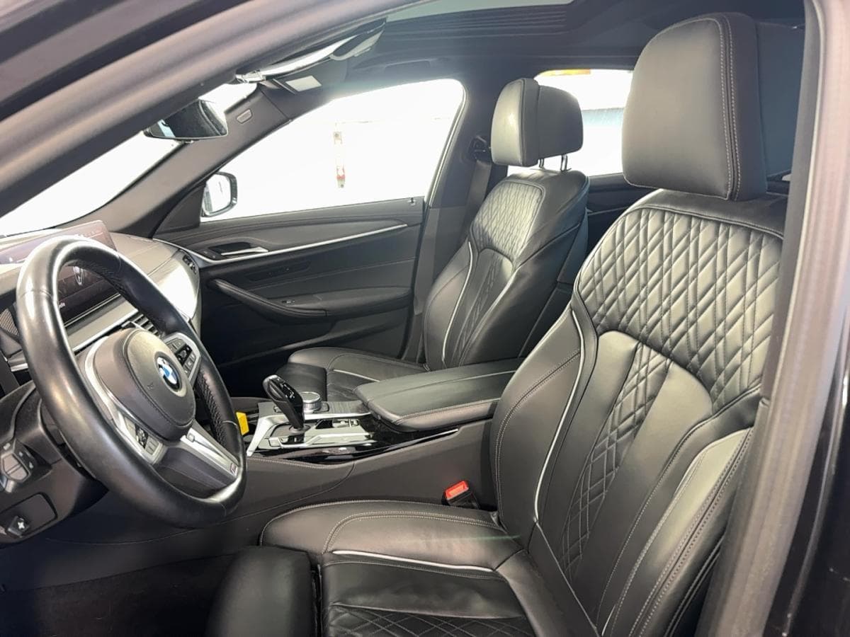 BMW 530i 2023 — photo 11