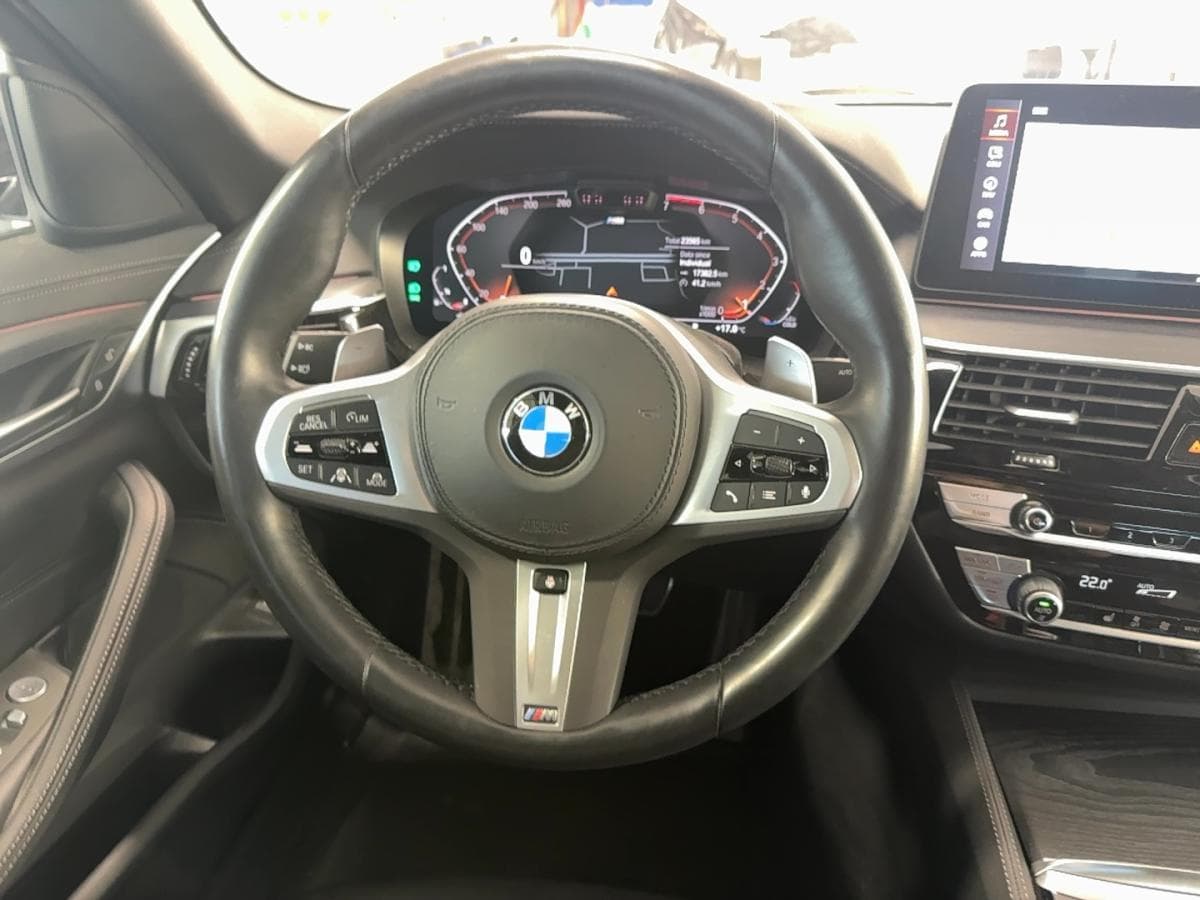 BMW 530i 2023 — photo 14