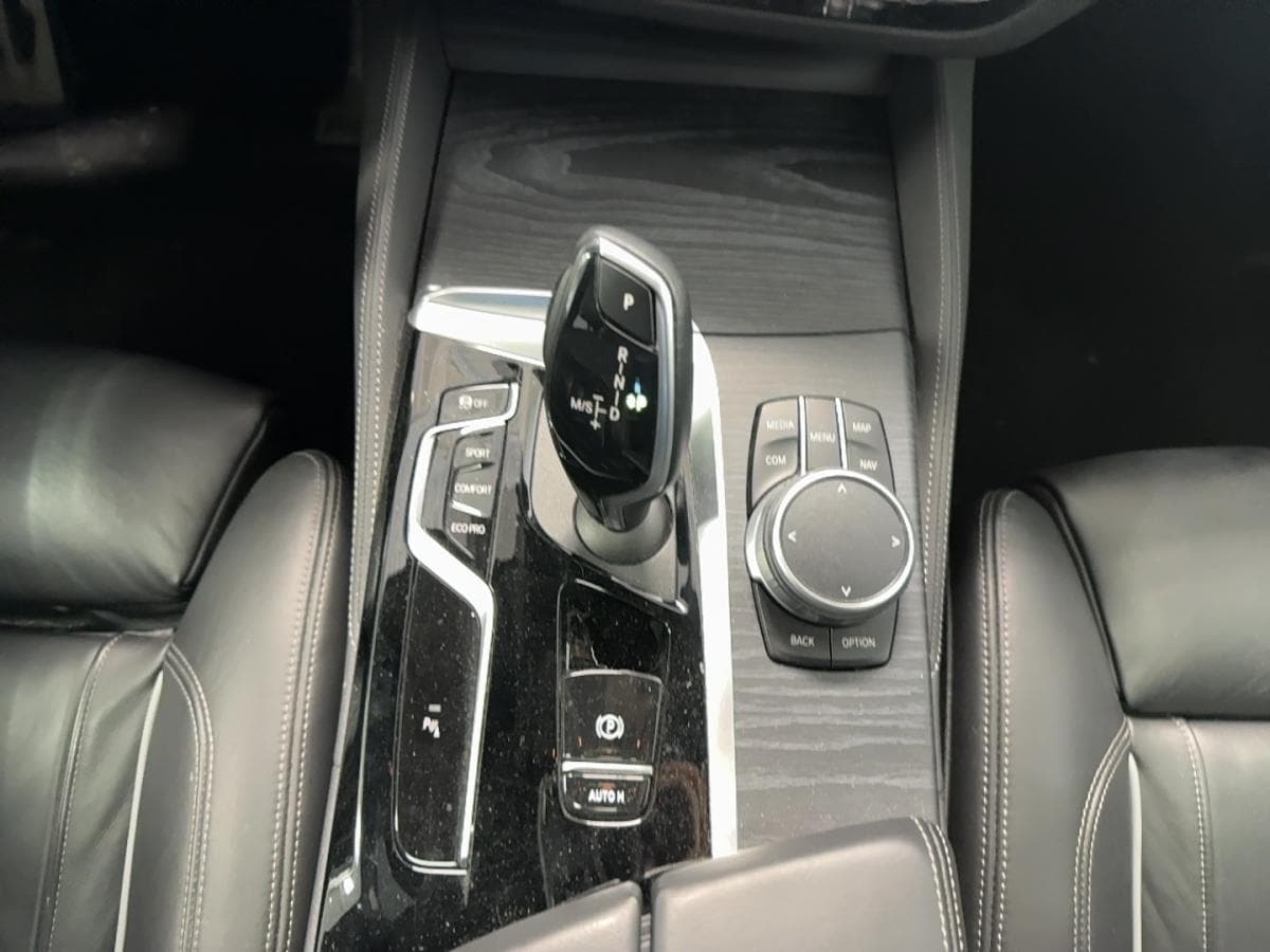 BMW 530i 2023 — photo 16
