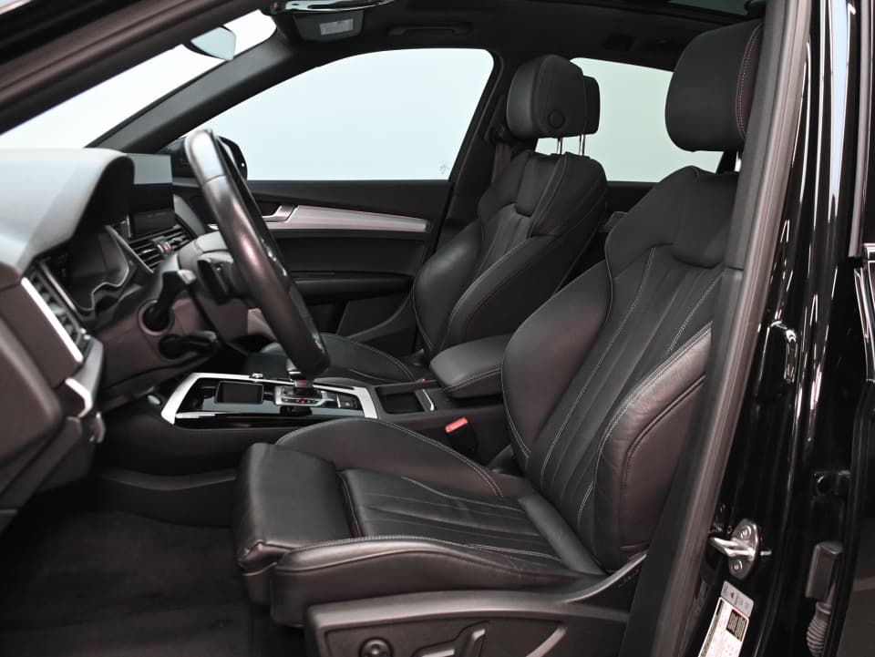 Audi Q5 2023 — photo 13