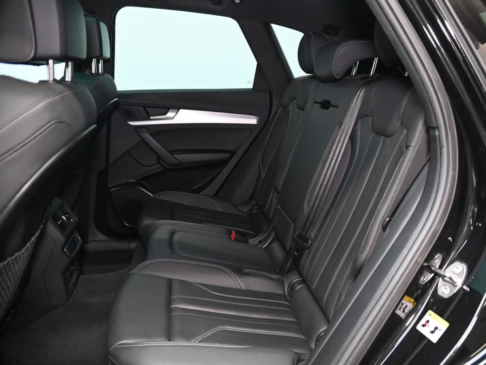 Audi Q5 2023 — photo 14