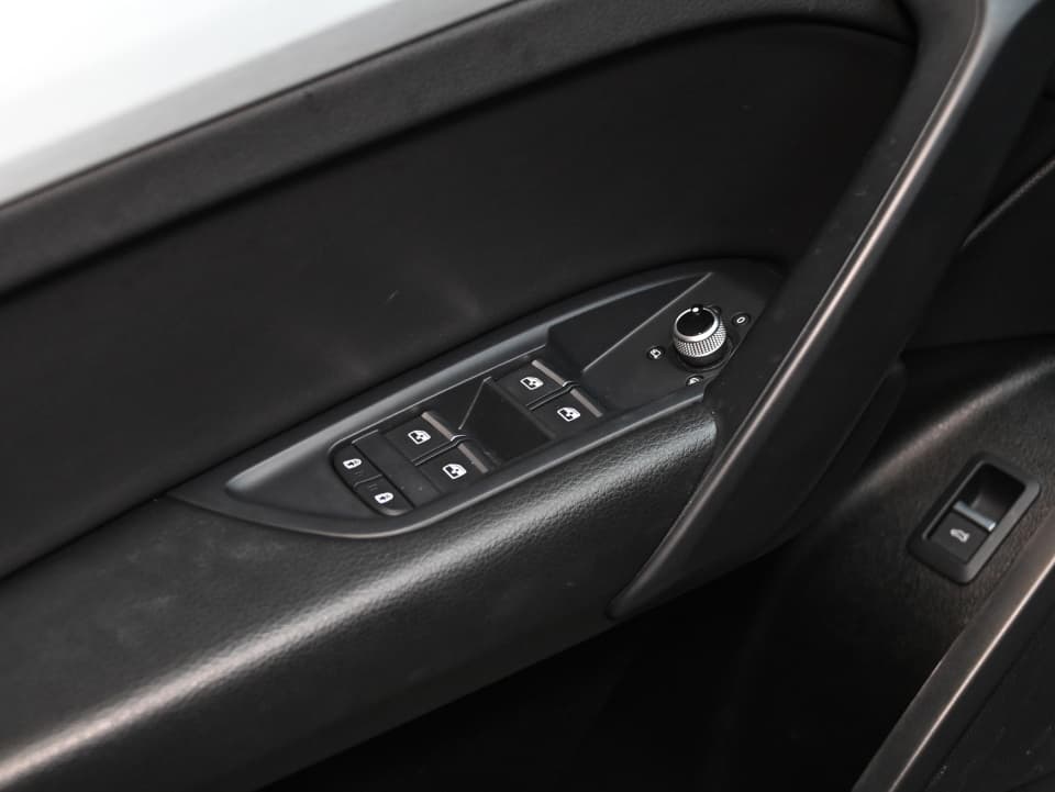 Audi Q5 2023 — photo 17