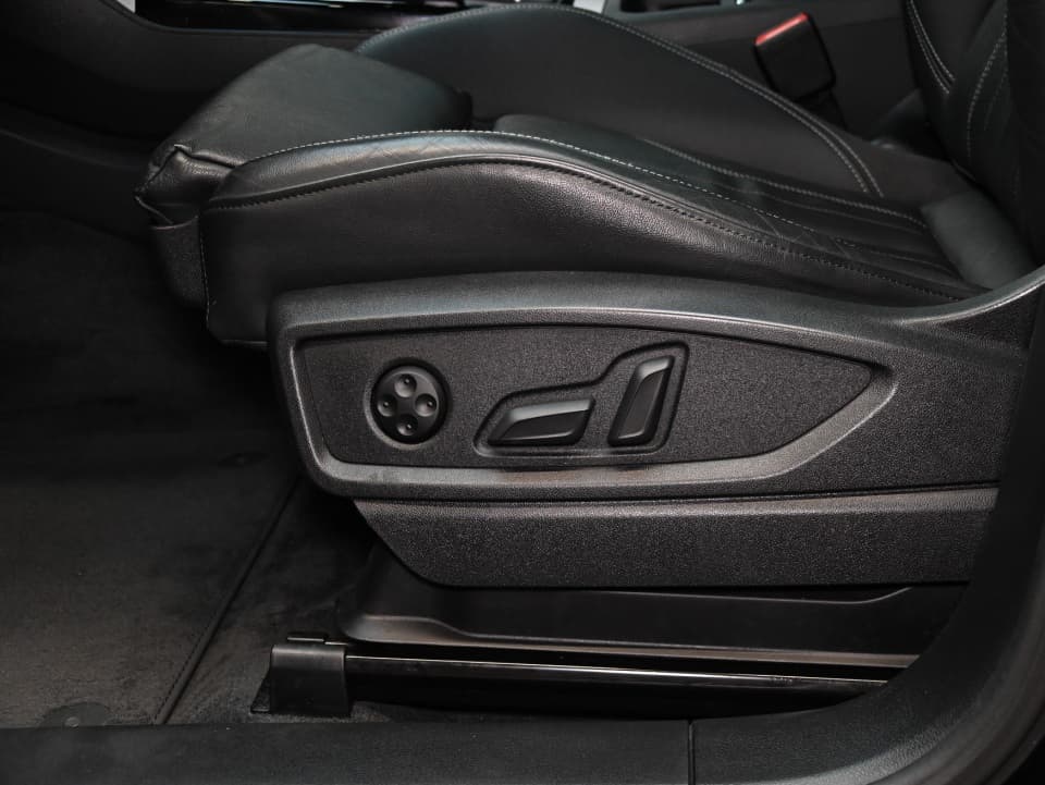 Audi Q5 2023 — photo 18