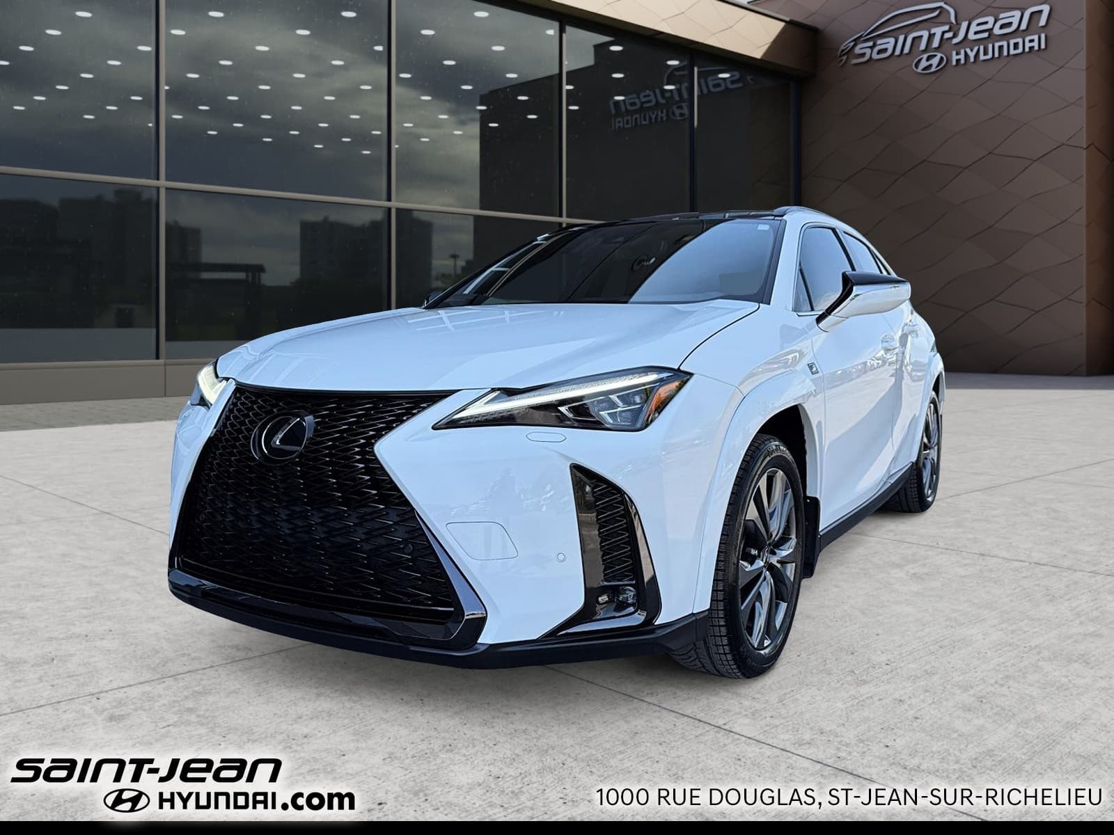 Lexus UX 250h 2024 à vendre à Saint-Jean-sur-Richelieu