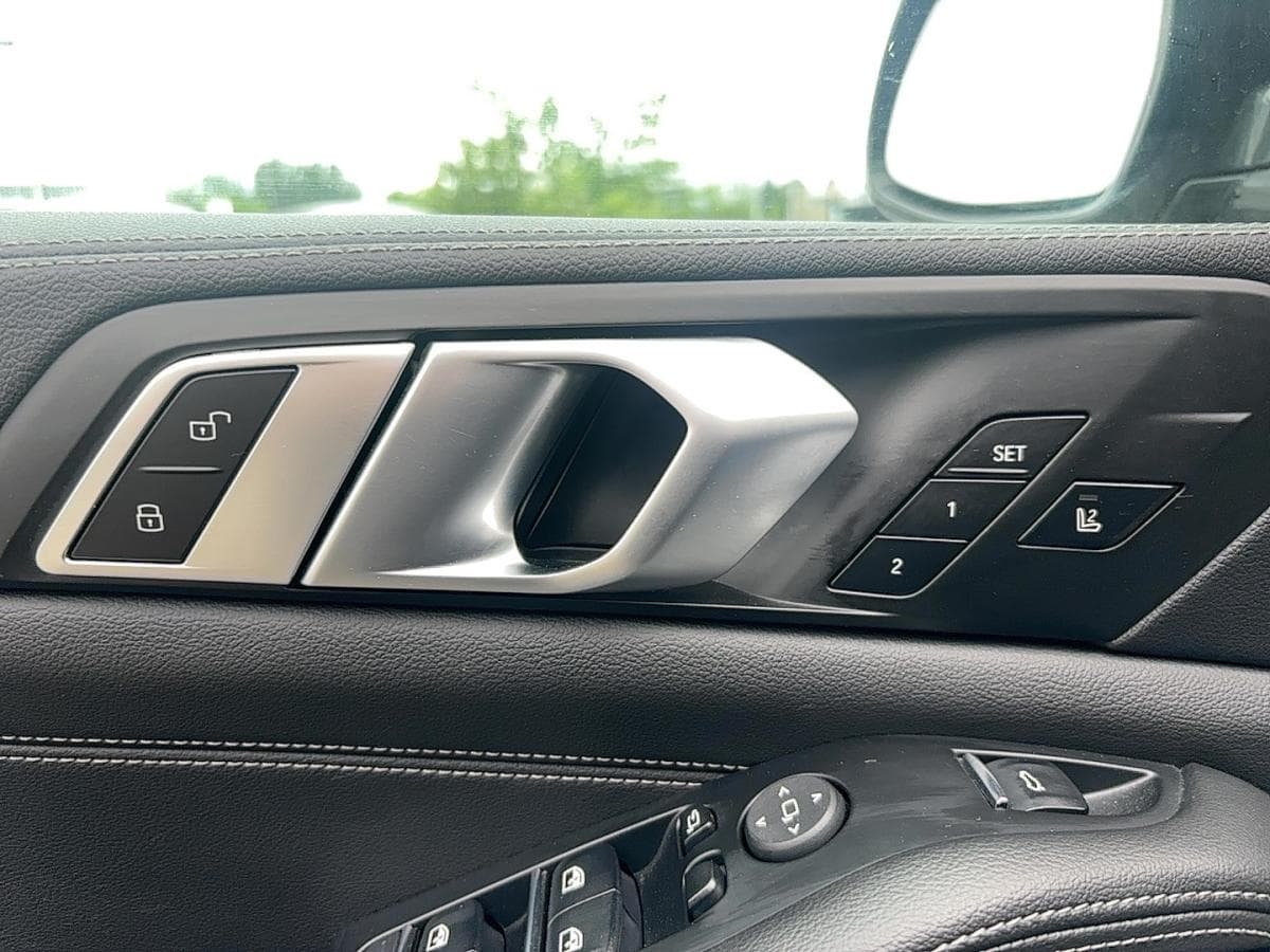 BMW X5 2022 — photo 21