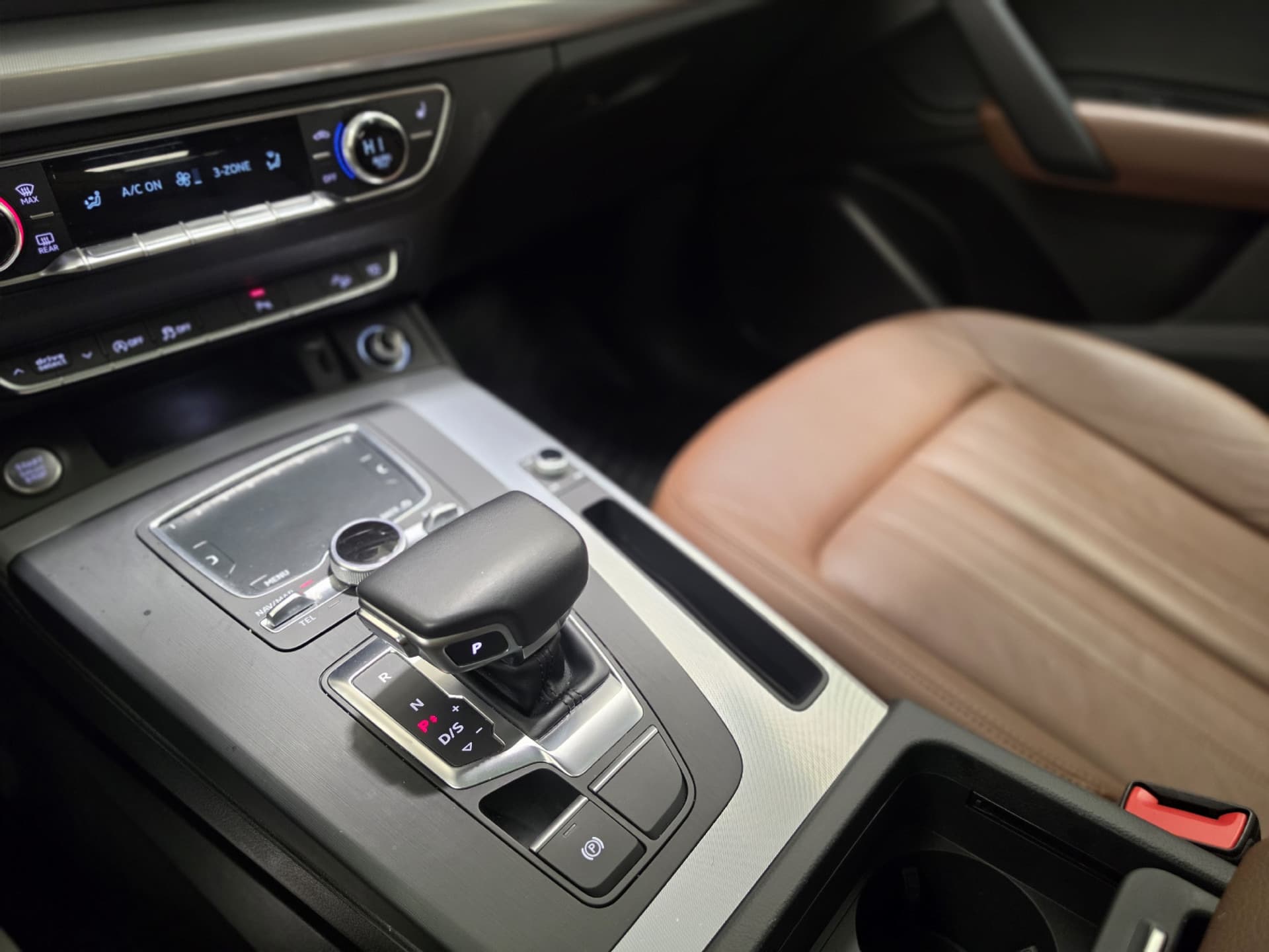 Audi Q5 PROGRESSIV 2018 — photo 19