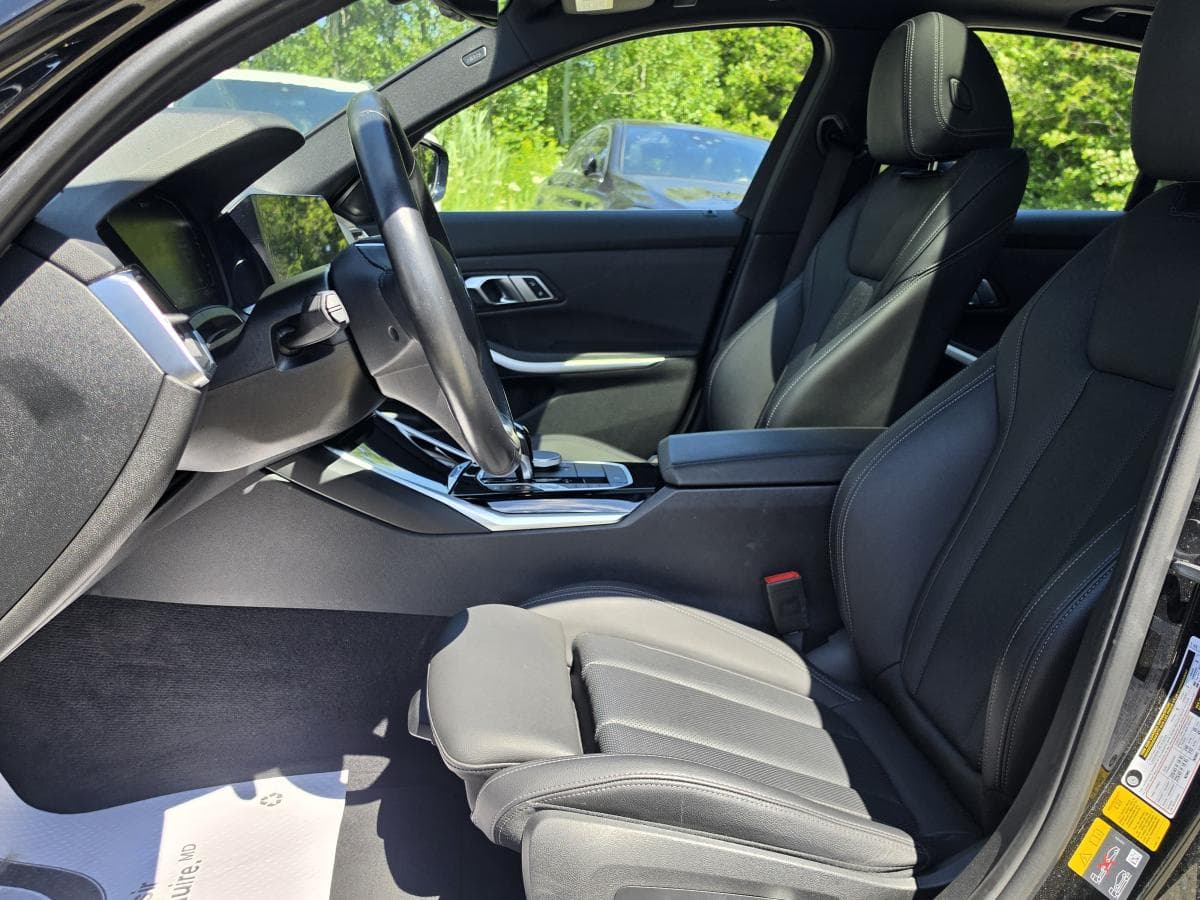 BMW 330e 2022 — photo 11
