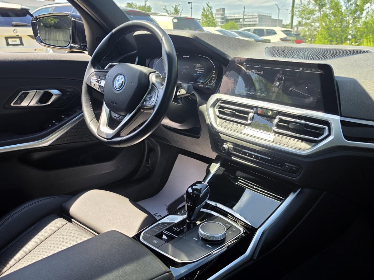 BMW 330e 2022 — photo 21