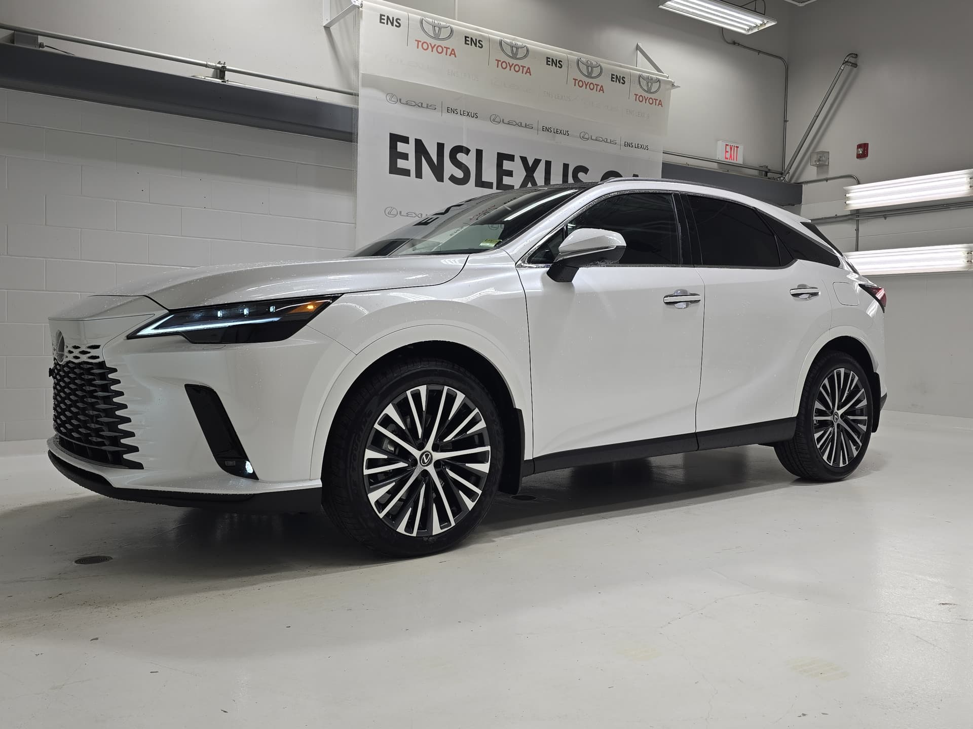 Lexus RX 350 Ultra Luxury 2024 — photo 16