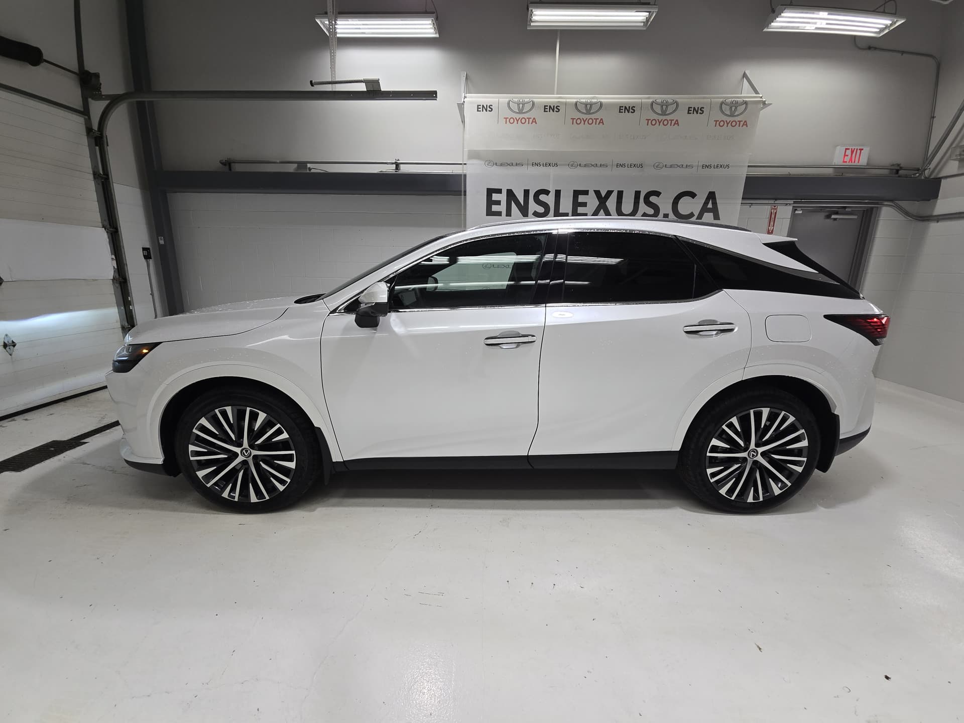 Lexus RX 350 Ultra Luxury 2024 — photo 17