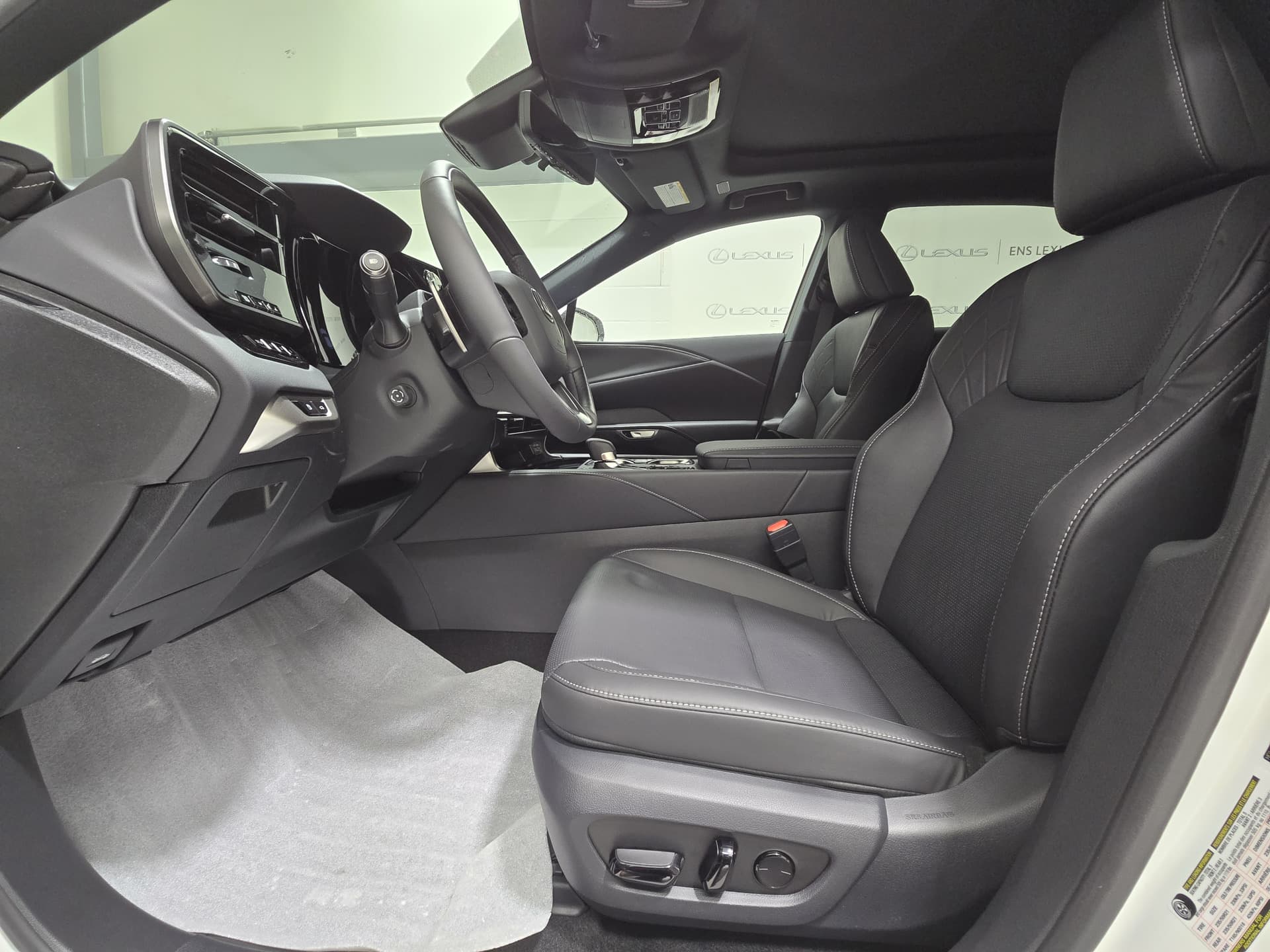 Lexus RX 350 Ultra Luxury 2024 — photo 8