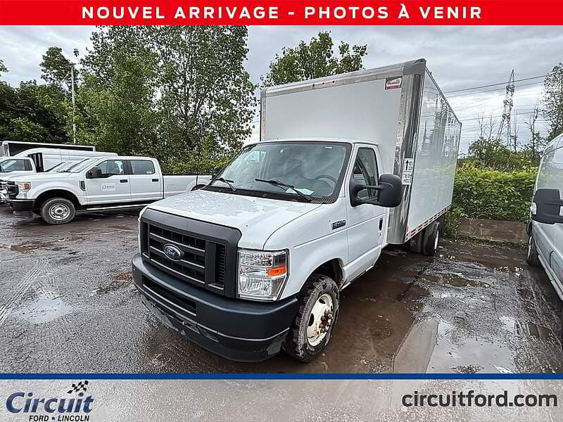 Ford E-450 2023 — photo 2