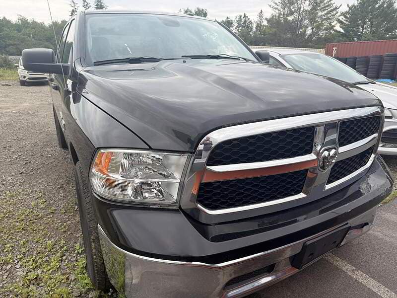 RAM 1500 Classic 2023 — photo 2