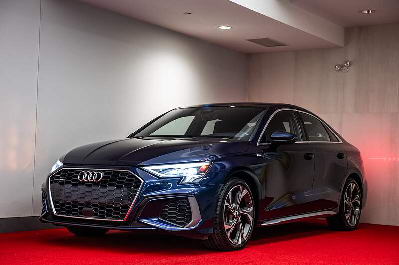 Audi A3 2022 — photo 2